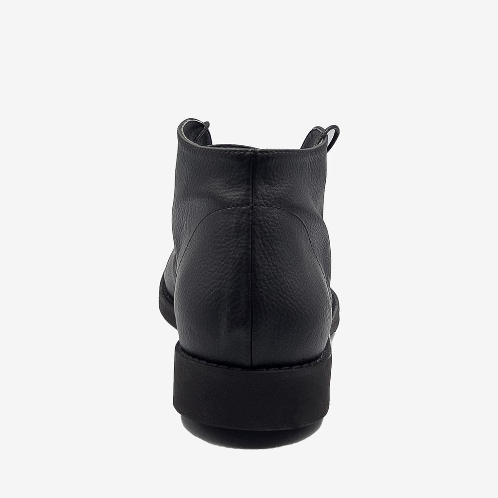 RYAN – Desert Boot Vegan Nera in Ohoskin® (Pelle di Arancia)